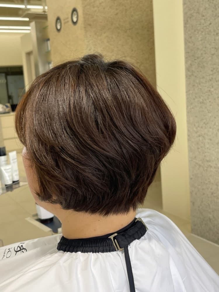 Short bob cut